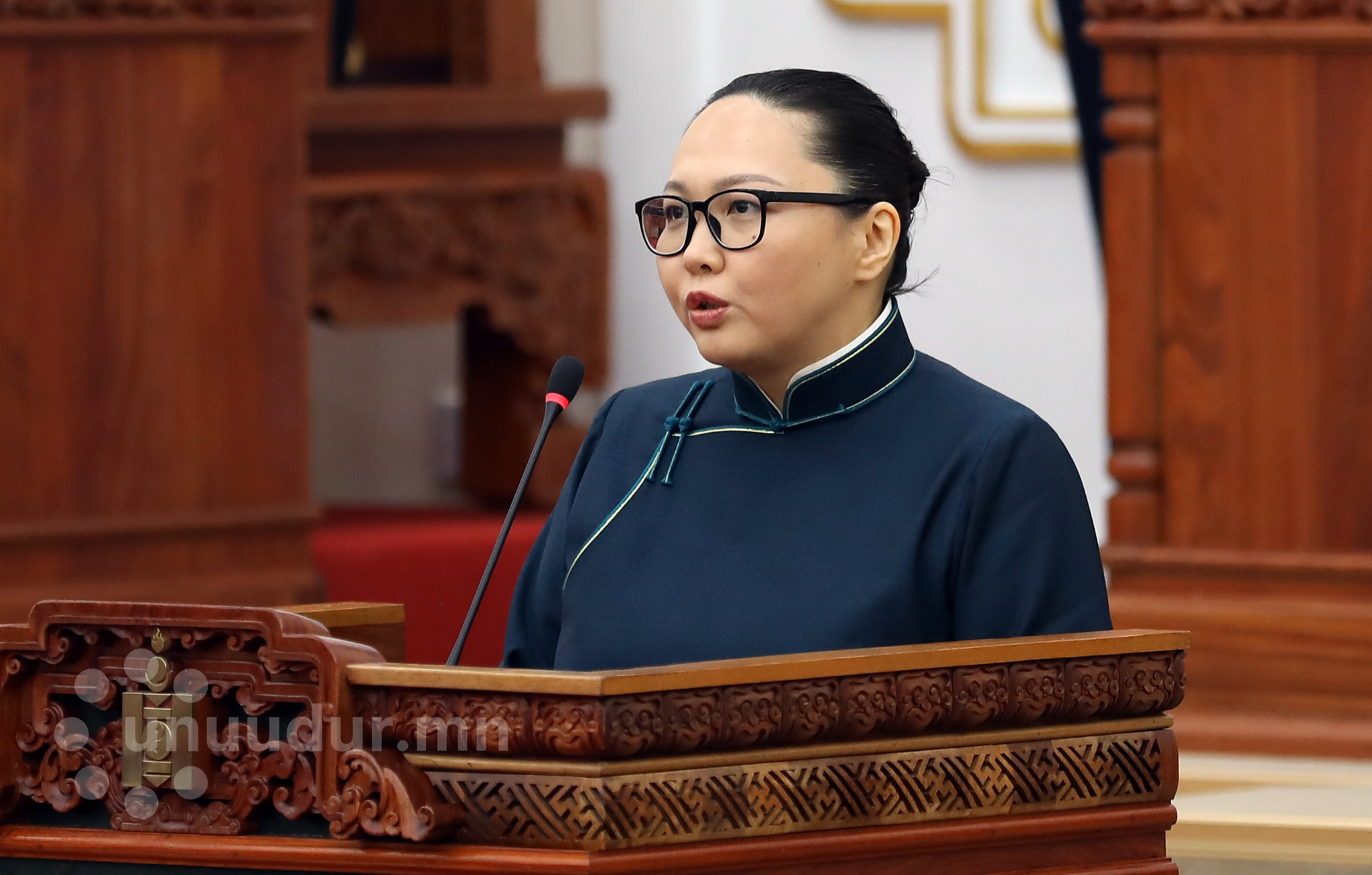 Ааваараа замчлуулж улс төрд хөл тавьсан Б.Жаргалан